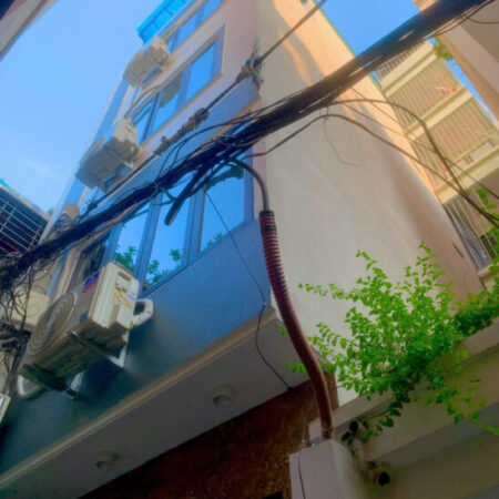 Siêu phẩm Khương Đình , thang máy , lô góc, sổ đỏ nở hậu, 36m giá 9,5 tỷ