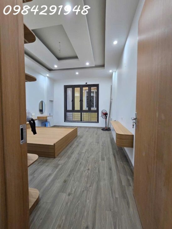Bán nhà Vũ Tông Phan chỉ 25m ra mặt phố – S 43m 5 tầng – Sổ đỏ nở hậu