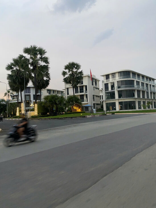 BÁN NHÀ 3 TẦNG GẦN KHU BIỆT THỰ VILLA PARK – ĐƯỜNG BƯNG ÔNG THOÀN