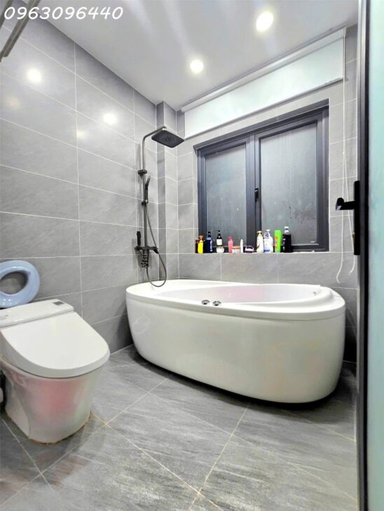 Nhà phố đẹp đường Đào Tông Nguyên – 2 lầu sân thượng – full nội thất