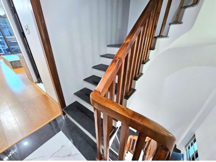 ĐỘI CẤN 10M RA PHỐ-NỞ HẬU-DT 35M x 4 TẦNG,MẶT TIỀN 4,5M GIÁ 7 TỶ 8