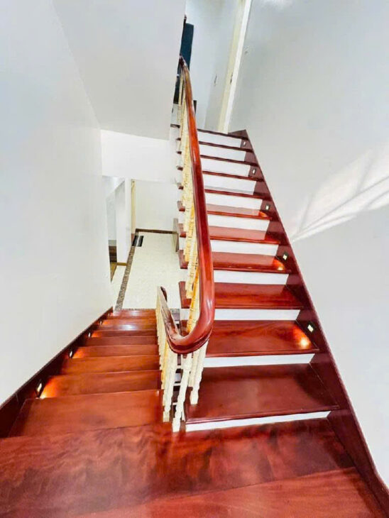Ở VIP- BT Lideco 245m2 – 5T, 2 mặt đường, NT đẹp, V.hè KD, giá 39,2 tỷ