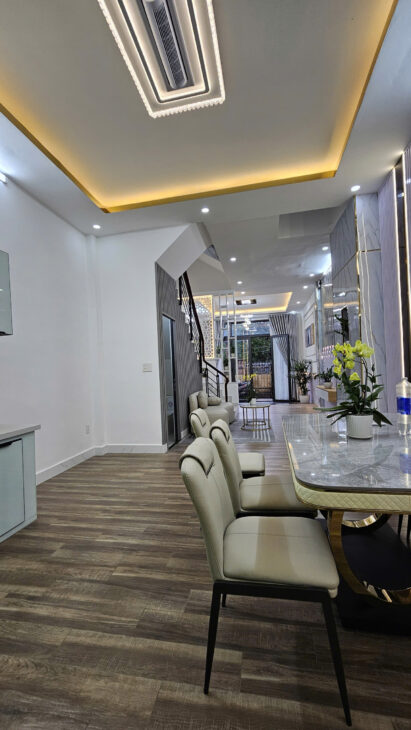 MẶT TIỀN XE HƠI 10 M NGANG 4.2 X14 BÊ TÔNG 4 TẤM CÓ 5 TỶ