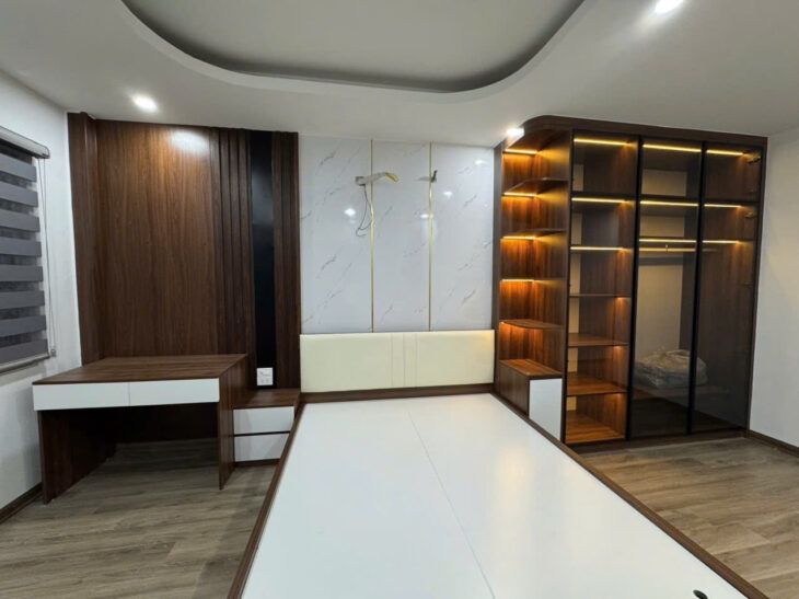 NHÀ MỚI – 6 T-THANG MÁY – 20 m OTO TRÁNH TT CẦU GIẤY PHỐ VIP Nguyễn Khánh Toàn 37 m, 6 T, mt 3.6