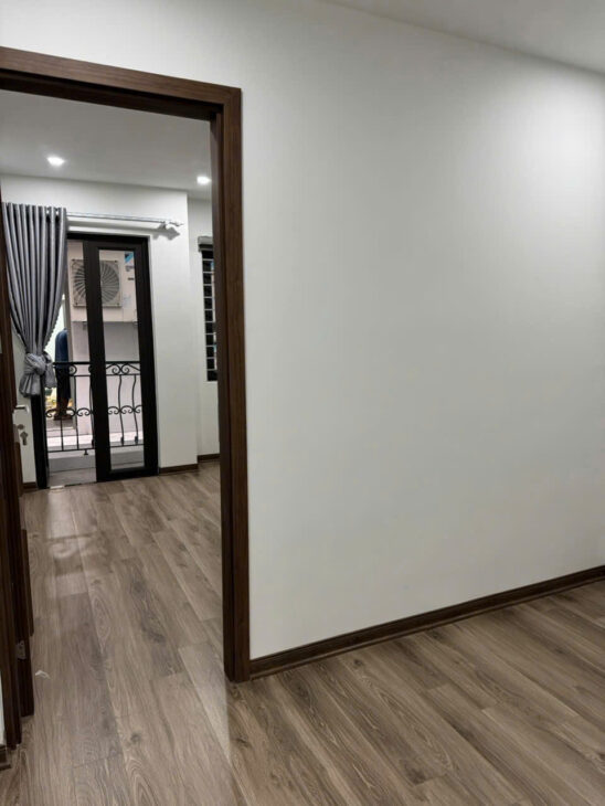NHÀ MỚI – 6 T-THANG MÁY – 20 m OTO TRÁNH TT CẦU GIẤY PHỐ VIP Nguyễn Khánh Toàn 37 m, 6 T, mt 3.6