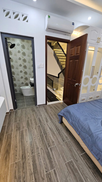 MẶT TIỀN XE HƠI NGANG 4 DÀI 12.5 4 TẤM CÓ 100 TRIỆU