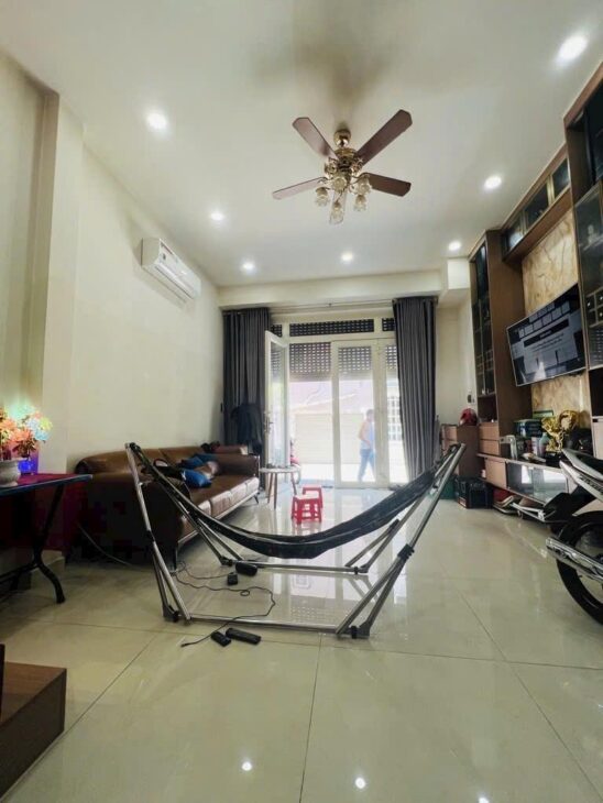HIẾM – KHU TRẦN TRỌNG CUNG, PHƯỜNG BÌNH THUẬN QUẬN 7 , XE HƠI TỚI NHÀ KHÔNG LỖI – 4 TẦNG – 04 PN –
