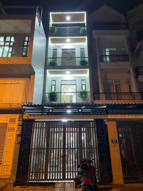 NHÀ MẶT TIỀN KINH DOANH, 3 LẦU, XE HƠI NGỦ TRONG NHÀ, NỘI THẤT ĐẸP