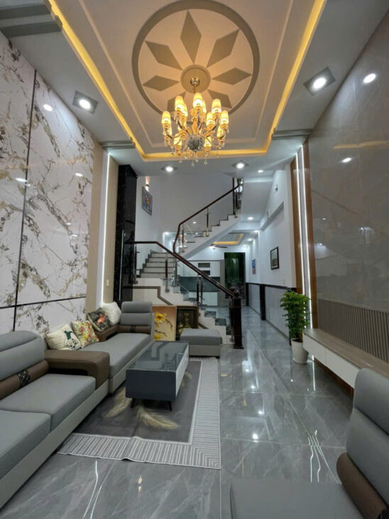 NHÀ MẶT TIỀN KINH DOANH, 3 LẦU, XE HƠI NGỦ TRONG NHÀ, NỘI THẤT ĐẸP