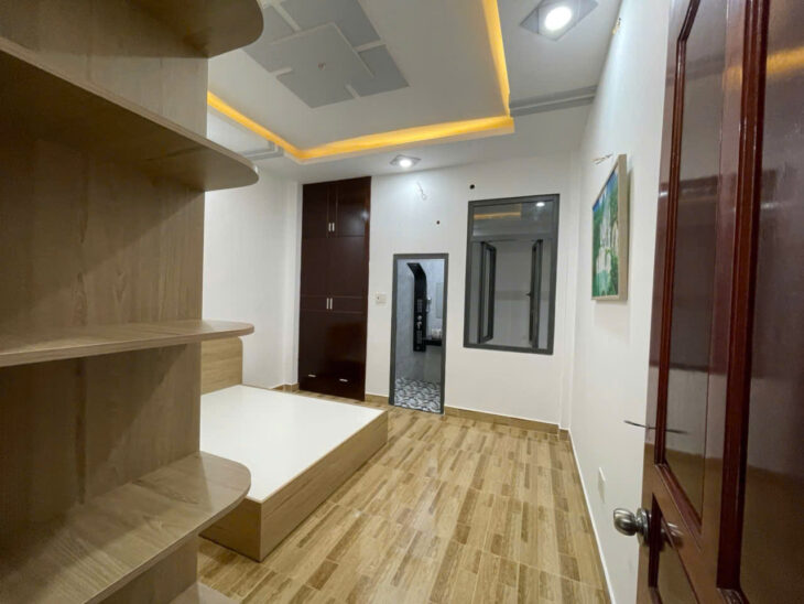 NHÀ MẶT TIỀN KINH DOANH, 3 LẦU, XE HƠI NGỦ TRONG NHÀ, NỘI THẤT ĐẸP