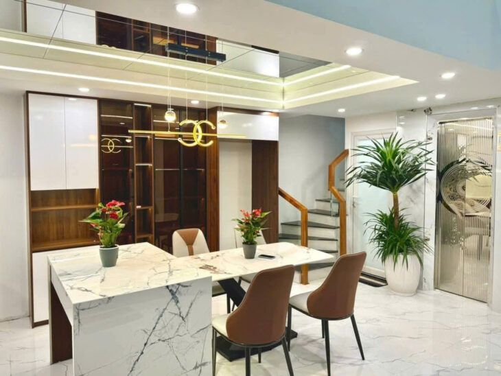 SIÊU HOT HÀNG HIẾM – NGÕ VIP – 6 T THANG MÁY – FULL NỘI THẤT NHƯ KHÁCH SẠN 5 SAO – TRƯỚC NHÀ THOÁNG