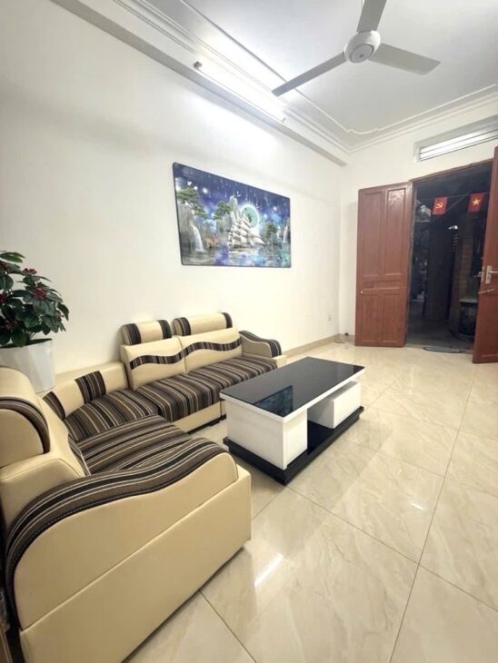 VĨNH PHÚC BA ĐÌNH-DT 30M GIÁ 7 TỶ 700-NHÀ ĐẸP,LÔ GÓC,BA GÁC ĐỖ,CÁCH Ô TÔ 50M,NGÕ THÔNG