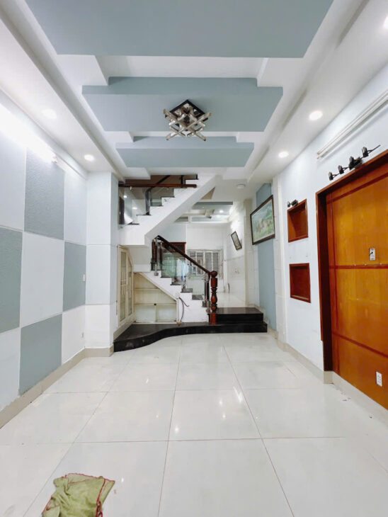 SÁT MẶT TIỀN CÓ 50 M XE HƠI Q4 NGANG 4.3 X 14 – 4 TẤM HƠN 100 TRIỆU M