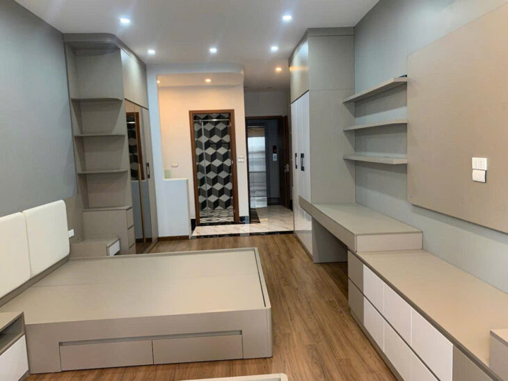 BÁN NHÀ 5 TẦNG THANG MÁY 53M² GIÁ 12,5 TỶ Bồ Đề,Long Biên, Hà Nội