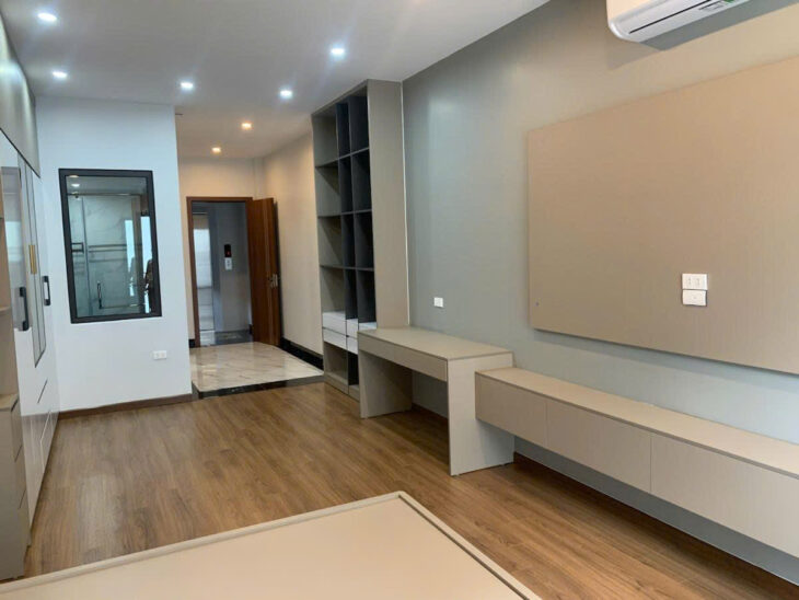 BÁN NHÀ 5 TẦNG THANG MÁY 53M² GIÁ 12,5 TỶ Bồ Đề,Long Biên, Hà Nội
