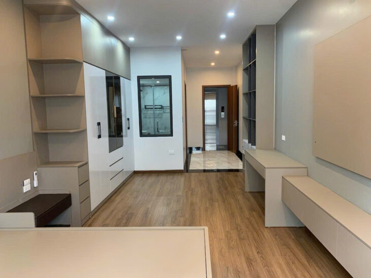 BÁN NHÀ 5 TẦNG THANG MÁY 53M² GIÁ 12,5 TỶ Bồ Đề,Long Biên, Hà Nội