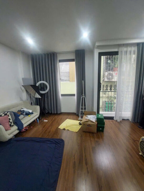 Nhà Âu Cơ – 10m ra phố – 5 tầng thang máy giá 11,6 tỷ