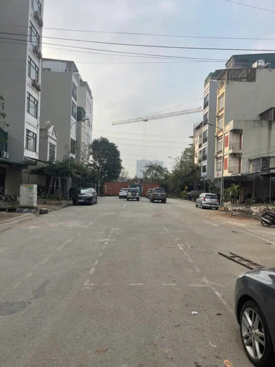 BÁN LIỀN KỀ DỌC BÚN 110M MT 8M, Ô TÔ, VỈA HÈ, KINH DOANH ĐỈNH 35 TỶ CÓ TL.