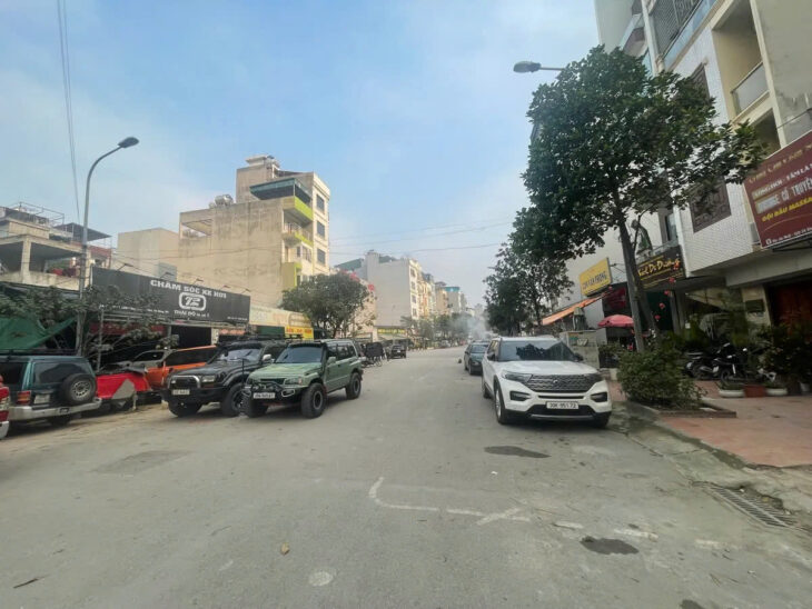 BÁN LIỀN KỀ DỌC BÚN 110M MT 8M, Ô TÔ, VỈA HÈ, KINH DOANH ĐỈNH 35 TỶ CÓ TL.