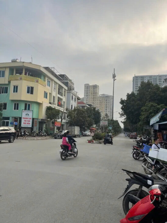 BÁN LIỀN KỀ DỌC BÚN 110M MT 8M, Ô TÔ, VỈA HÈ, KINH DOANH ĐỈNH 35 TỶ CÓ TL.