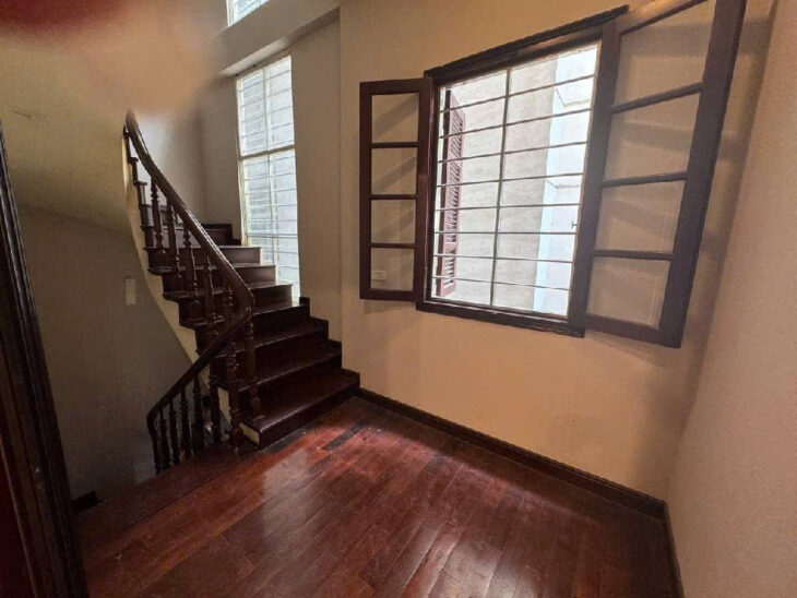 (Hiếm) Nhà phố Tây Hồ- Quảng An, nhà dân xây – phố người nước ngoài ở , 73m2 giá 19 tỷ.