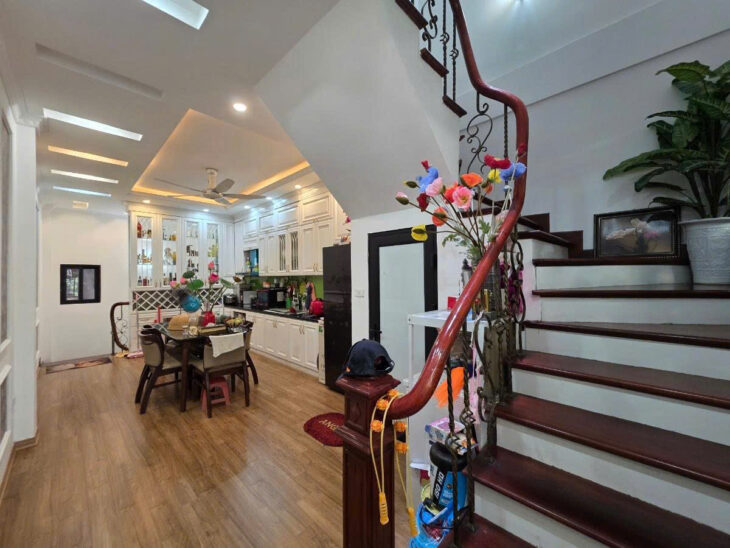 Bán nhà Cổ Linh 50m 5 tầng ô tô kinh doanh giá 13.8 tỷ