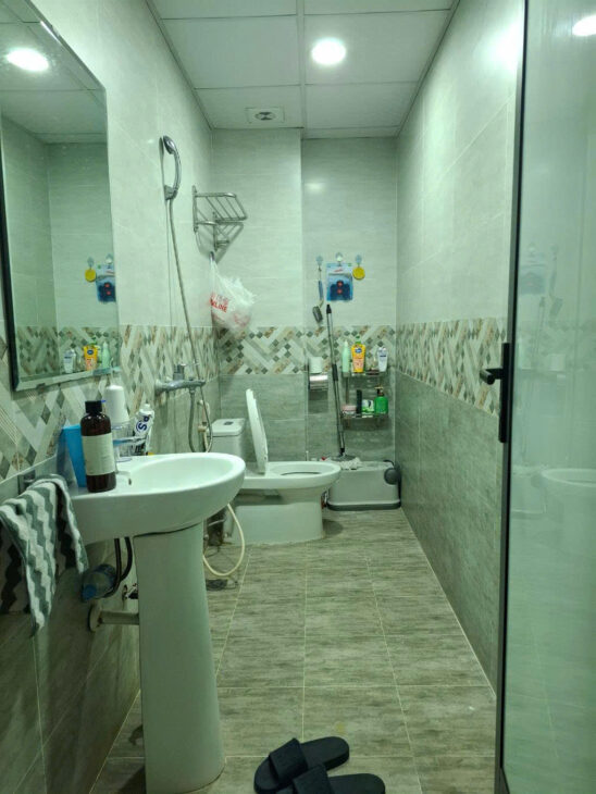 Nhà Trần Quốc Hoàn 60m2 x 4T x MT5m, PLô, ô tô, giá 21.8 tỷ