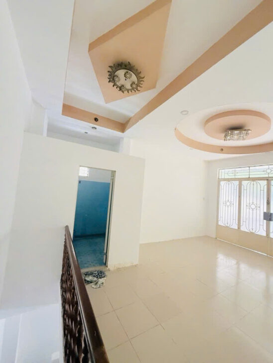 Mặt tiền kinh doanh xe hơi đường số giao Khánh Hội Tân Vĩnh Trung tâm Q 4 Ngang 6 dài 4.5 CÓ 6