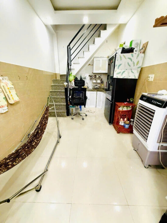 NHÀ 2 MẶT TIỀN XE HƠI NGANG 4 X 22 ĐÚC BÊ TÔNG CÓ 6 TỶ Q7