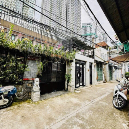 NHÀ 2 MẶT TIỀN XE HƠI NGANG 4 X 22 ĐÚC BÊ TÔNG CÓ 6 TỶ Q7