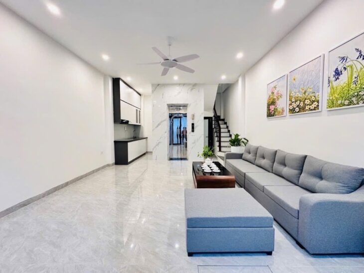 HOÀNG HOA THÁM 6 TẦNG THANG MÁY-DT 45M GIÁ 11,7 TỶ GẦN Ô TÔ