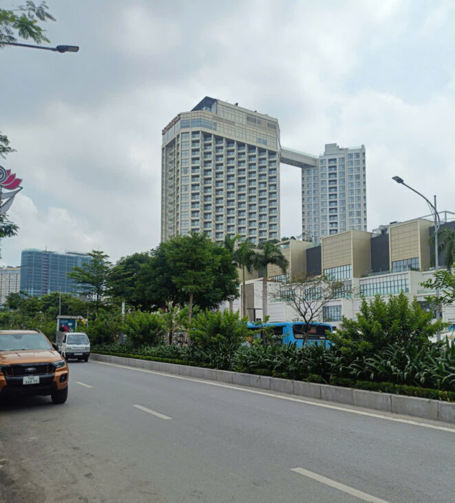 Hiếm, Vỉa hè KD, ô tô tránh, 2 thoáng, Phú Thượng 92.5m2 Đất, giá 25,5 tỷ