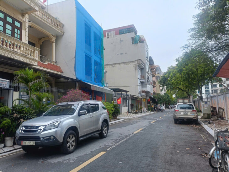 Hiếm, Vỉa hè KD, ô tô tránh, 2 thoáng, Phú Thượng 92.5m2 Đất, giá 25,5 tỷ