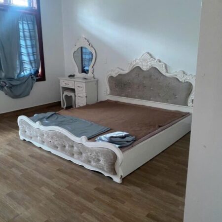 Giá bất ngờ .Bán nhanh nhà 4 tầng .Dt 65m2 . Mt 5m. Ngõ Ô Tô tránh- Đường Trần Hưng Đạo