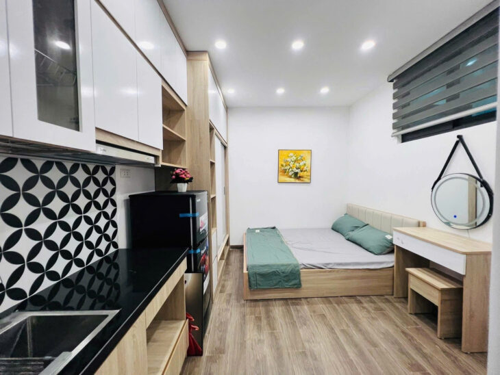 Bán tòa nhà căn hộ dịch vụ phố Chùa Láng DT 85m2, 7 tầng thang máy, gần Đại học Ngoại thương,