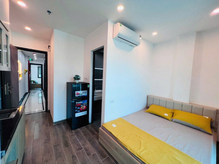 Bán tòa nhà căn hộ dịch vụ phố Chùa Láng DT 85m2, 7 tầng thang máy, gần Đại học Ngoại thương,