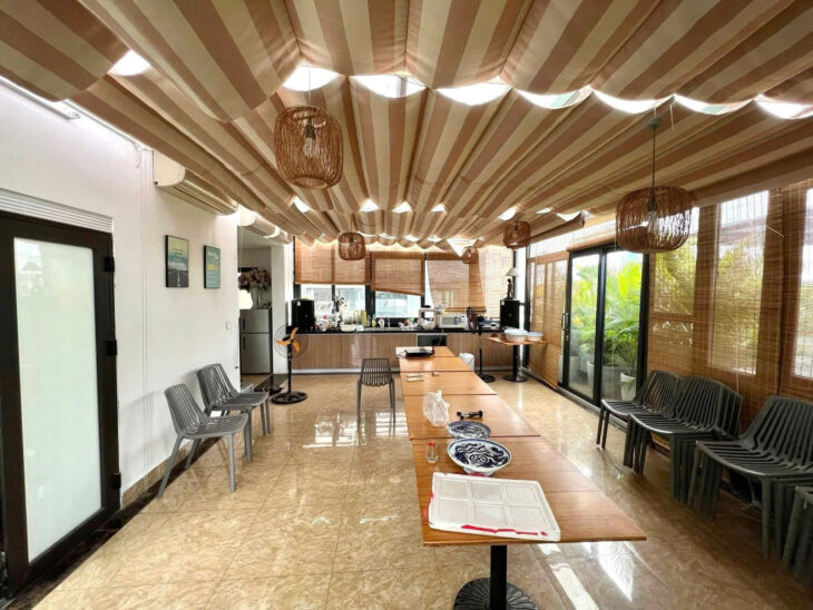 Bán gấp nhà phố Nguyễn Thị Định, Cầu Giấy DT 85m2, 9 tầng thang máy, 2 mặt tiền, ô tô tránh, KD