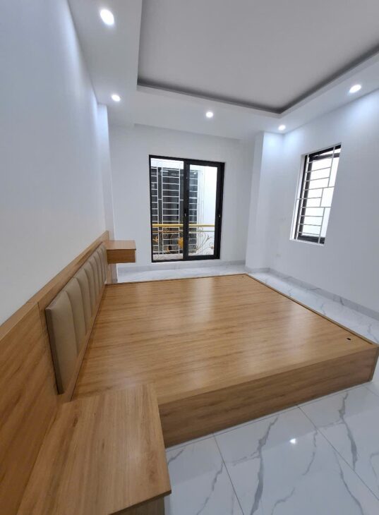 NHÀ VỊ TRÍ ĐẸP – GIÁ ƯU ĐÃI Chính Chủ cần tiền bán gấp nhà xây mới lô góc 2 mặt thoáng tại La Khê