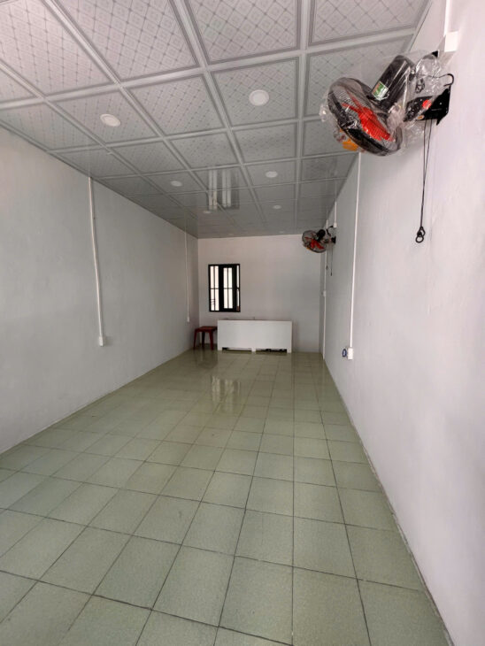 NHÀ NGUYÊN CĂN CHO THUÊ VỪA Ở VỪA KINH DOANH NGAY TTTP NHA TRANG ĐƯỜNG 2 OTO.