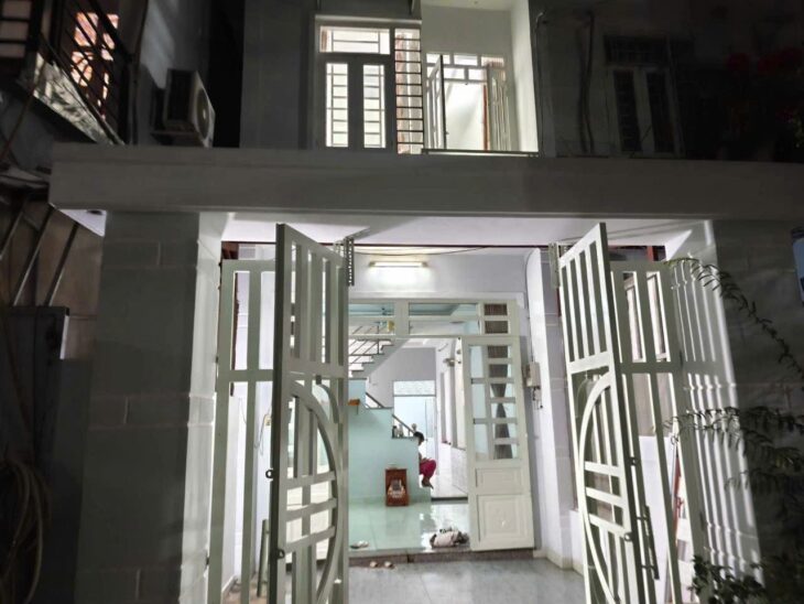 NHÀ VỊ TRÍ ĐẸP – GIÁ ƯU ĐÃI Chính Chủ bán gấp nhà vị trí tại huyện Hóc Môn, TPHCM