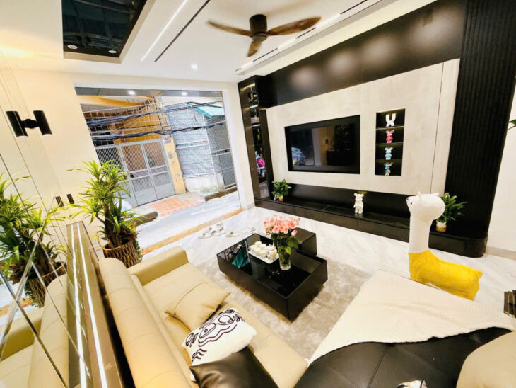 ĐỐNG ĐA Ô TÔ ĐỖ CỬA – NGÕ 4M THÔNG – NHÀ ĐẸP Ở NGAY Phương Mai 46m, 4 tầng,MT hơn 4m.