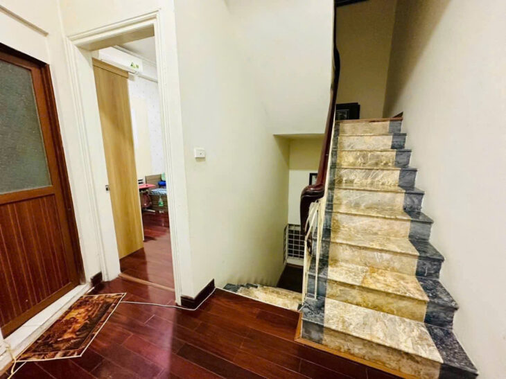 HOÀNG HOA THÁM – Ô TÔ 7 CHỖ ĐỖ CỬA – 15M RA Ô TÔ TRÁNH 13,5 tỷ 🏠 Diện tích 47m, 5 tầng, mt 5.1m