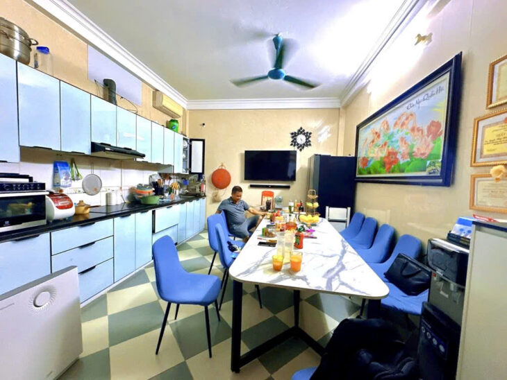 Lạc Long Quân – dân xây -ngõ thông – oto tránh – kinh doanh – giá nhỉnh 11 tỷ.