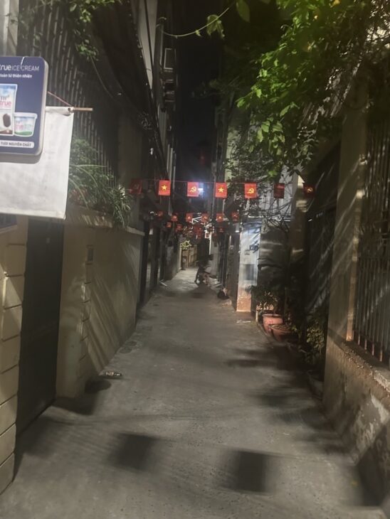 CCMN CẦU GIẤY 12 PHÒNG KK-DT 45M-DÒNG TIỀN 60TR/THÁNG GIÁ 11,980 TỶ-THANG MÁY-PCCC ĐẠT CHUẨN