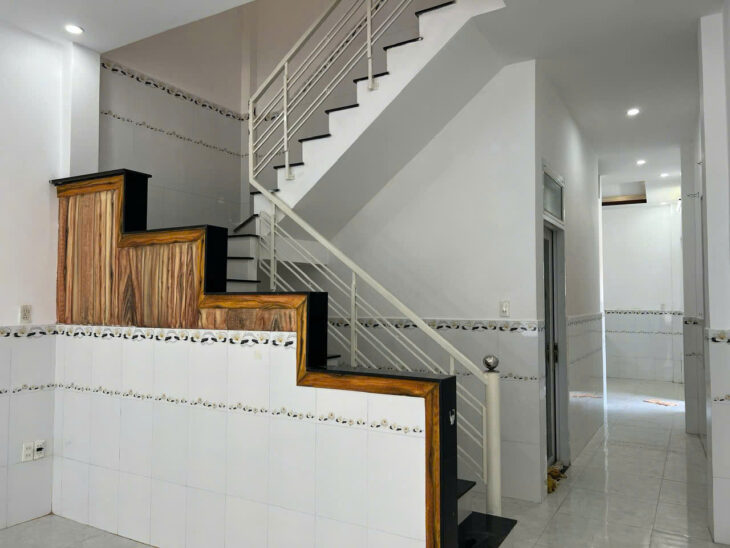 BÁN NHÀ TẶNG KÈM 3 PHÒNG TRỌ TẠI LƯ CẤM, NGỌC HIỆP, NHA TRANG.