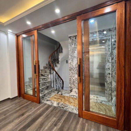 BÁN NHÀ RẤT GẦN TÂY HỒ – NHÀ MỚI TINH – THANG MÁY – PHÂN LÔ – KINH DOANH – Ô TÔ 7C- NGÕ THÔNG –