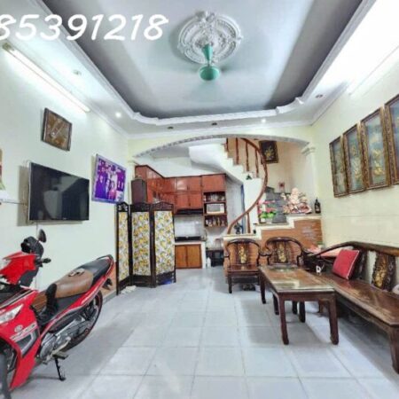 10M RA ĐƯỜNG BỜ SÔNG- TRƯƠNG ĐỊNH- 35M2- 5T- 6.5TỶ NGÕ 3 GÁC TO THÊNH THANG