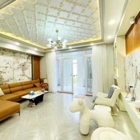 VILLA AN CƯ LẠC NGHIỆP TẠI QUẬN 7 – VUÔNG VỨC, NGANG LỚN HIẾM CÓ – 8.8 Tỷ