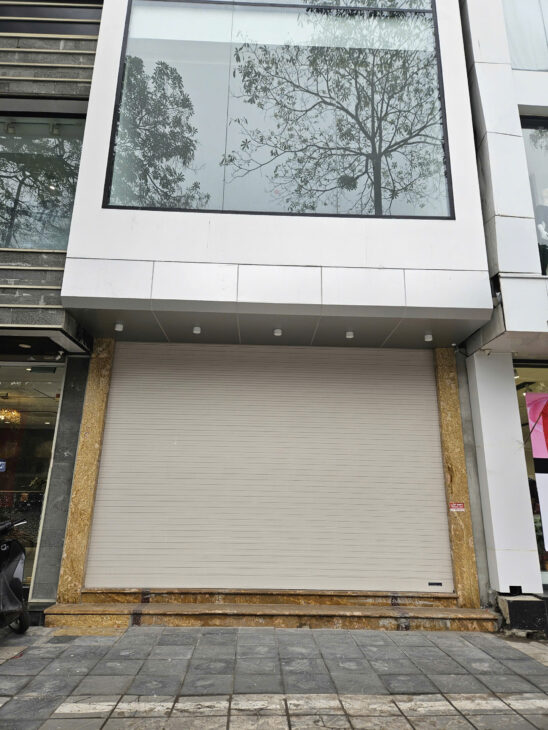 Bán nhà MP Trúc Khuê, Dt 50m2 x 6 Tầng, MT: 3.8m, Đường 15m, vỉa hè 5m, Tiện KD.