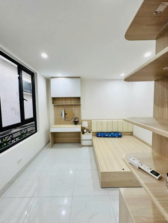 NHÀ ĐẸP HIẾM TT CẦU GIẤY – VÀI BƯỚC CHÂN RA GA TÀU – 20M OTO 28m, 5 tầng, mt 6.5m, giá 7.5 tỷ